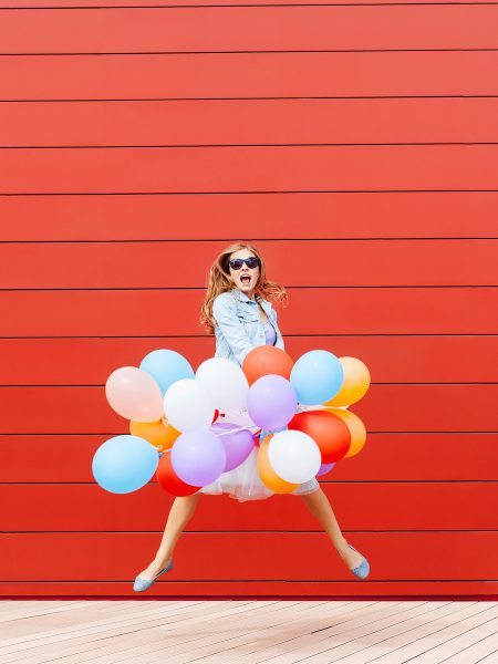 frau_ballon_rot